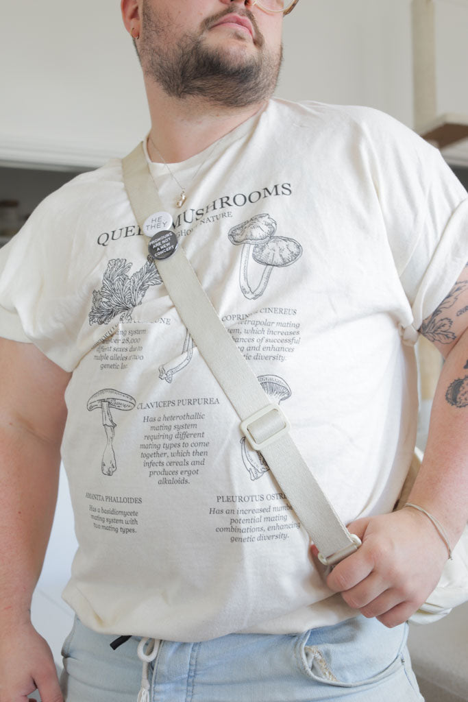 Graphic Unisex classic T-Shirt | Queer Mushrooms