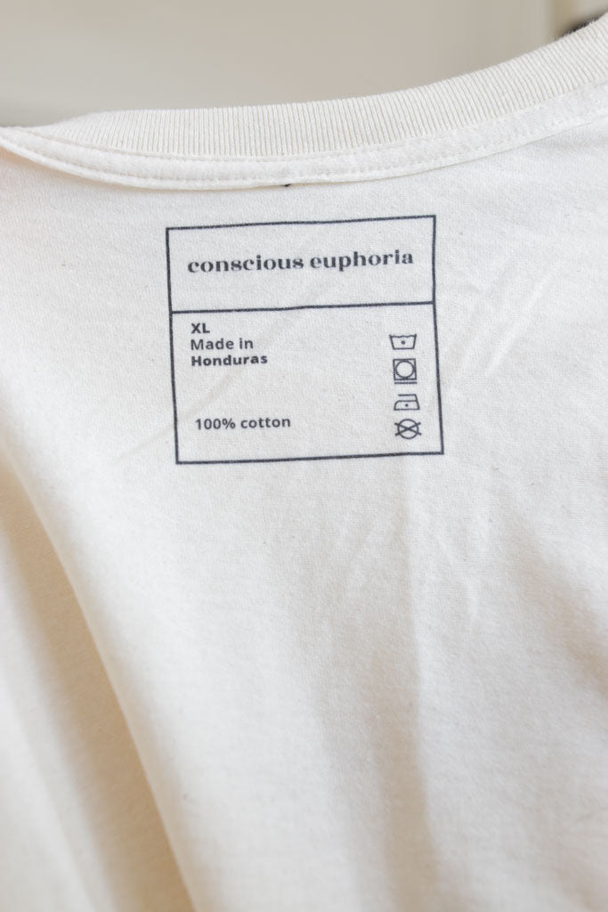 Graphic Unisex classic T-Shirt | Queer Mushrooms