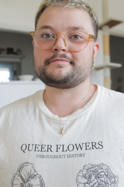 Graphic Unisex classic T-Shirt | Queer Flowers